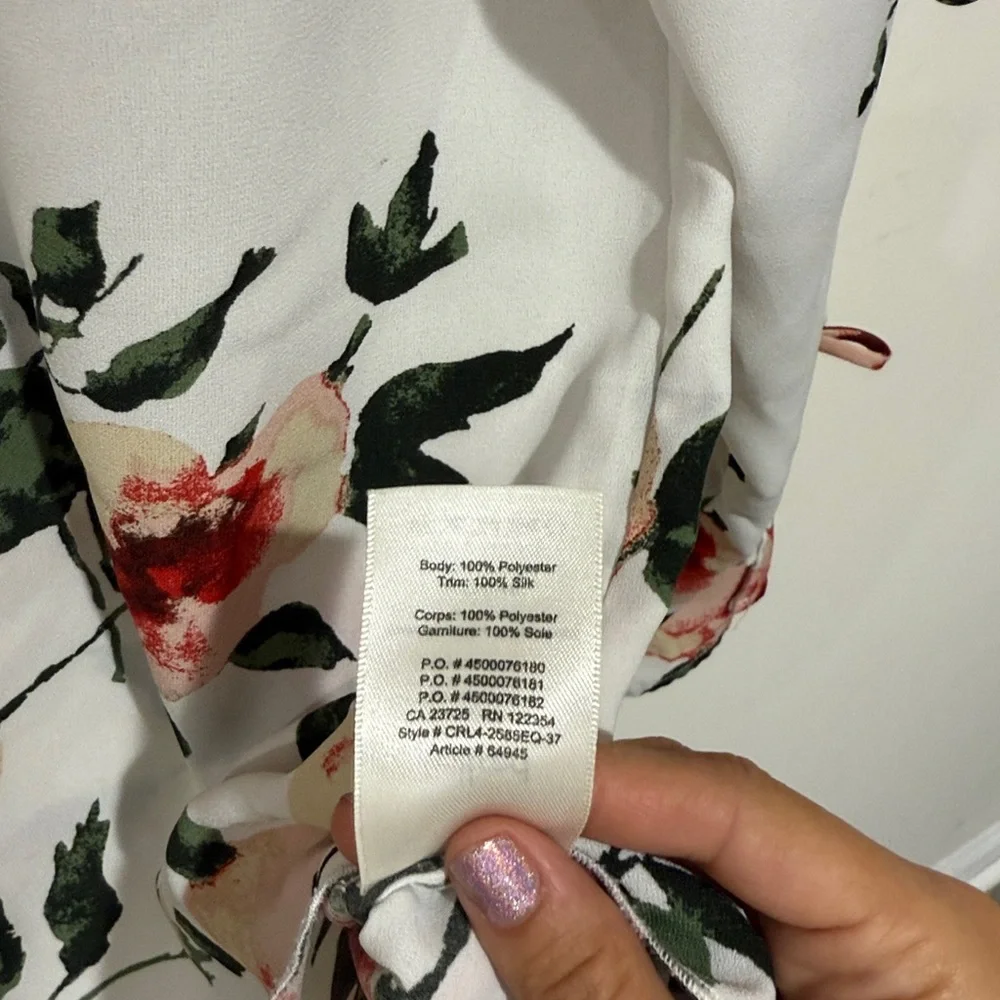 • Wilfred Aritzia • Women’s Long Sleeve Floral Blouse
White and Red  XS - Picture 3 of 4